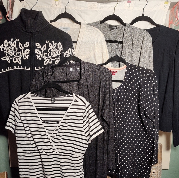 7 Piece Women's XL Black & White Bundle! 🖤 - Picture 1 of 16